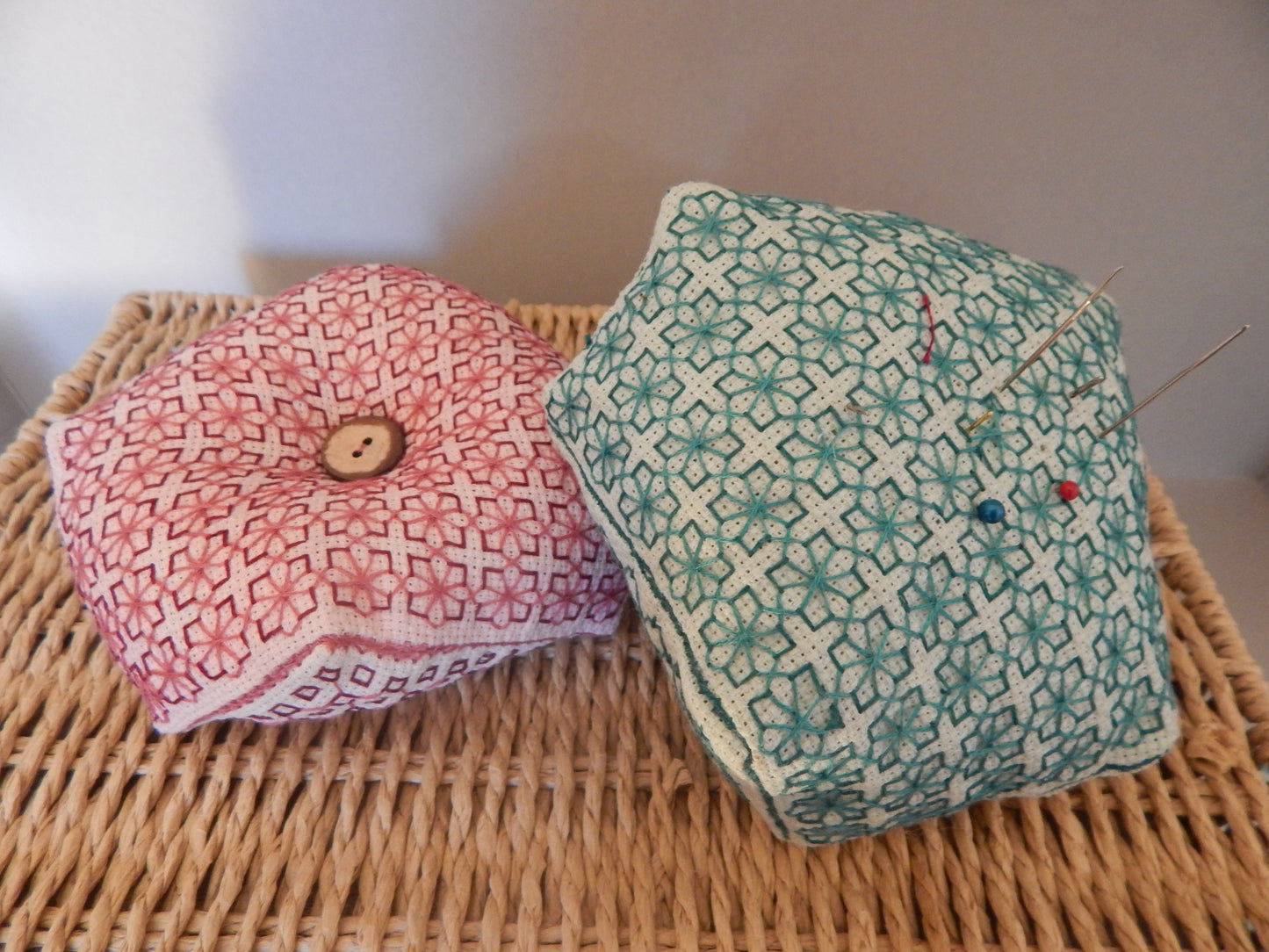 Hitomezashi Biscornu: Digital PDF Guide - Sashiko