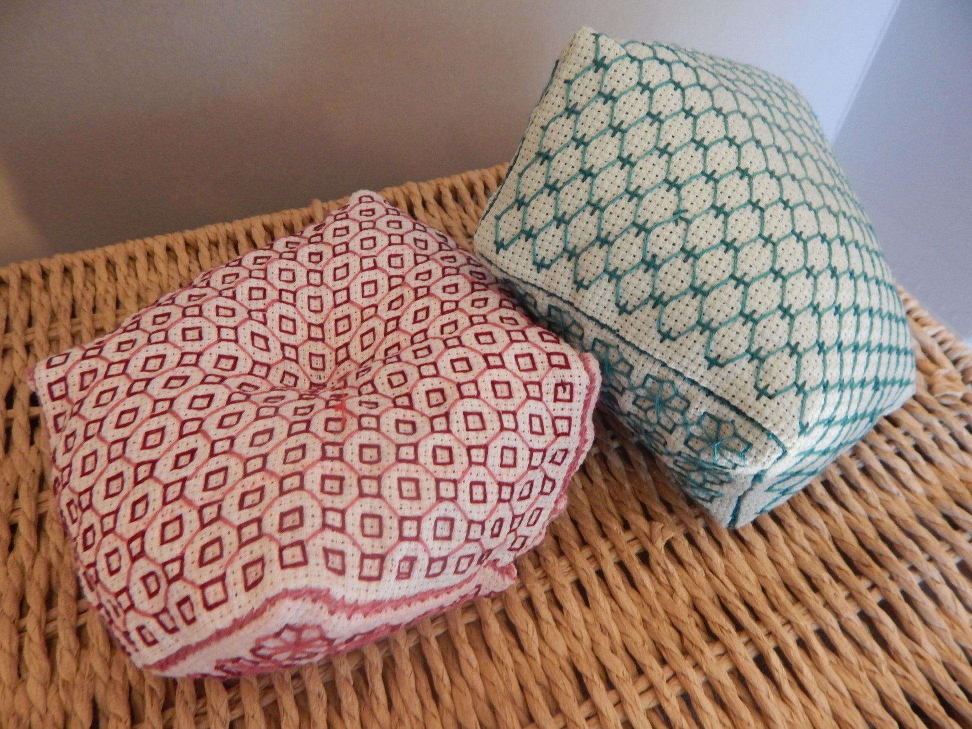 Hitomezashi Biscornu: Digital PDF Guide - Sashiko
